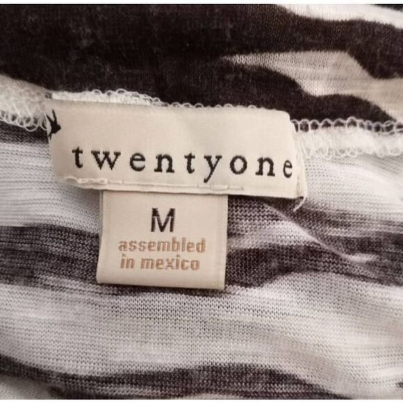 TWENTY ONE CREAM & BLACK ANIMAL-PRINT BLOUSE SZ.M EUC. - Picture 4 of 5